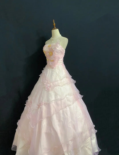 Princesses Fairytale Ball Gown Strapless Pink With Beading Tiered Layers Quince Dress Quinceanera Dresses 17th Birthday Outfit RB7982