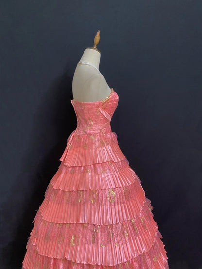 Princesses Fairytale Ball Gown Strapless Coral Pink With Tiered Gold Appliqued Quince Dress Quinceanera Dresses 17th Birthday Outfit RB7984