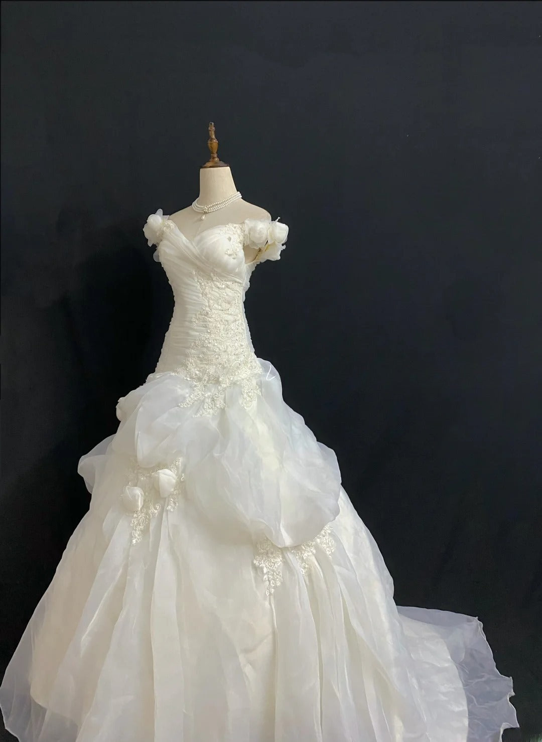 Vintage 80s Ball Gown Off The Shoulder Organza White With Flowers Drop Waist Brides Gown Bridal Dress Wedding Dresses RB7986