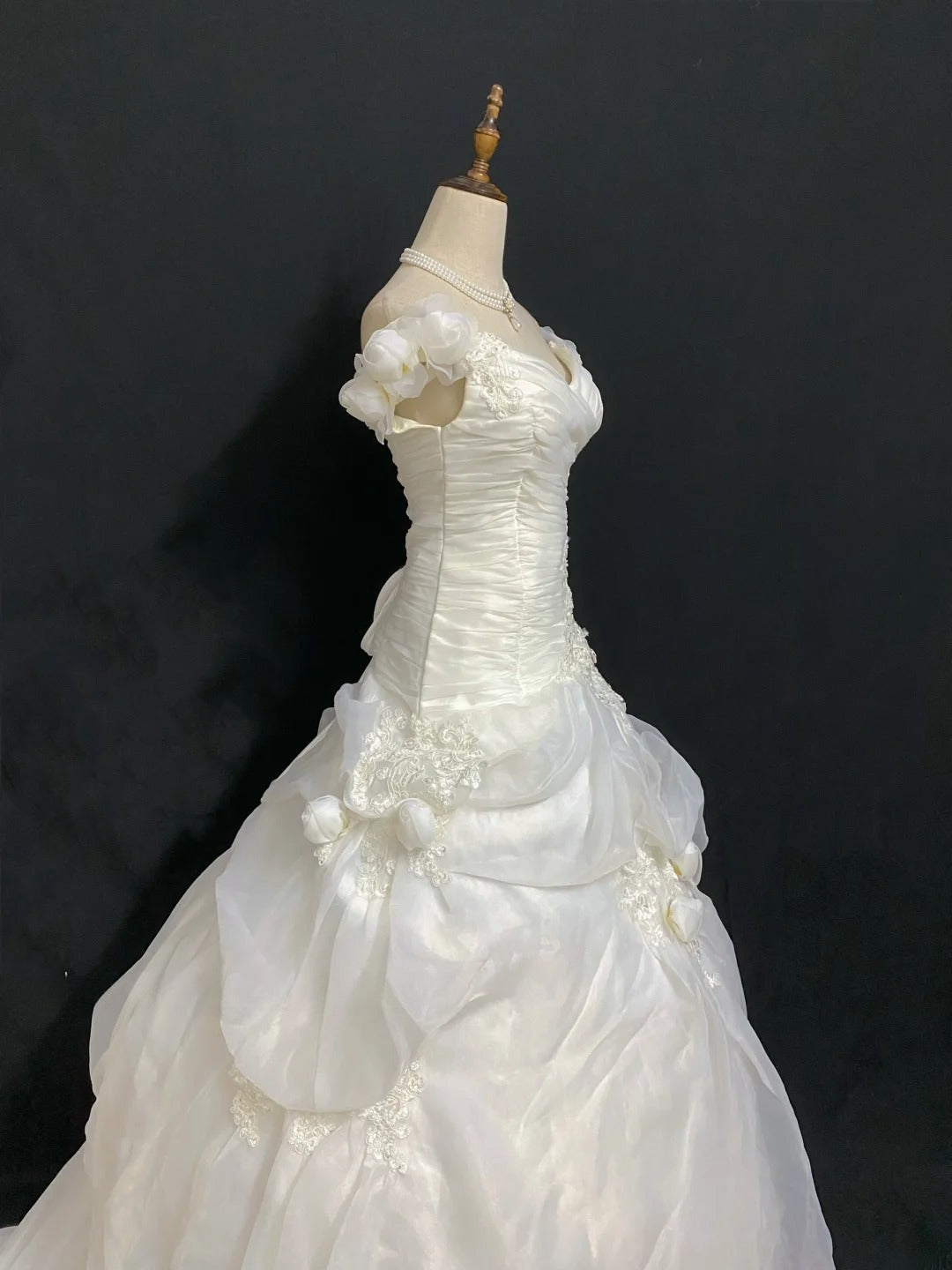 Vintage 80s Ball Gown Off The Shoulder Organza White With Flowers Drop Waist Brides Gown Bridal Dress Wedding Dresses RB7986