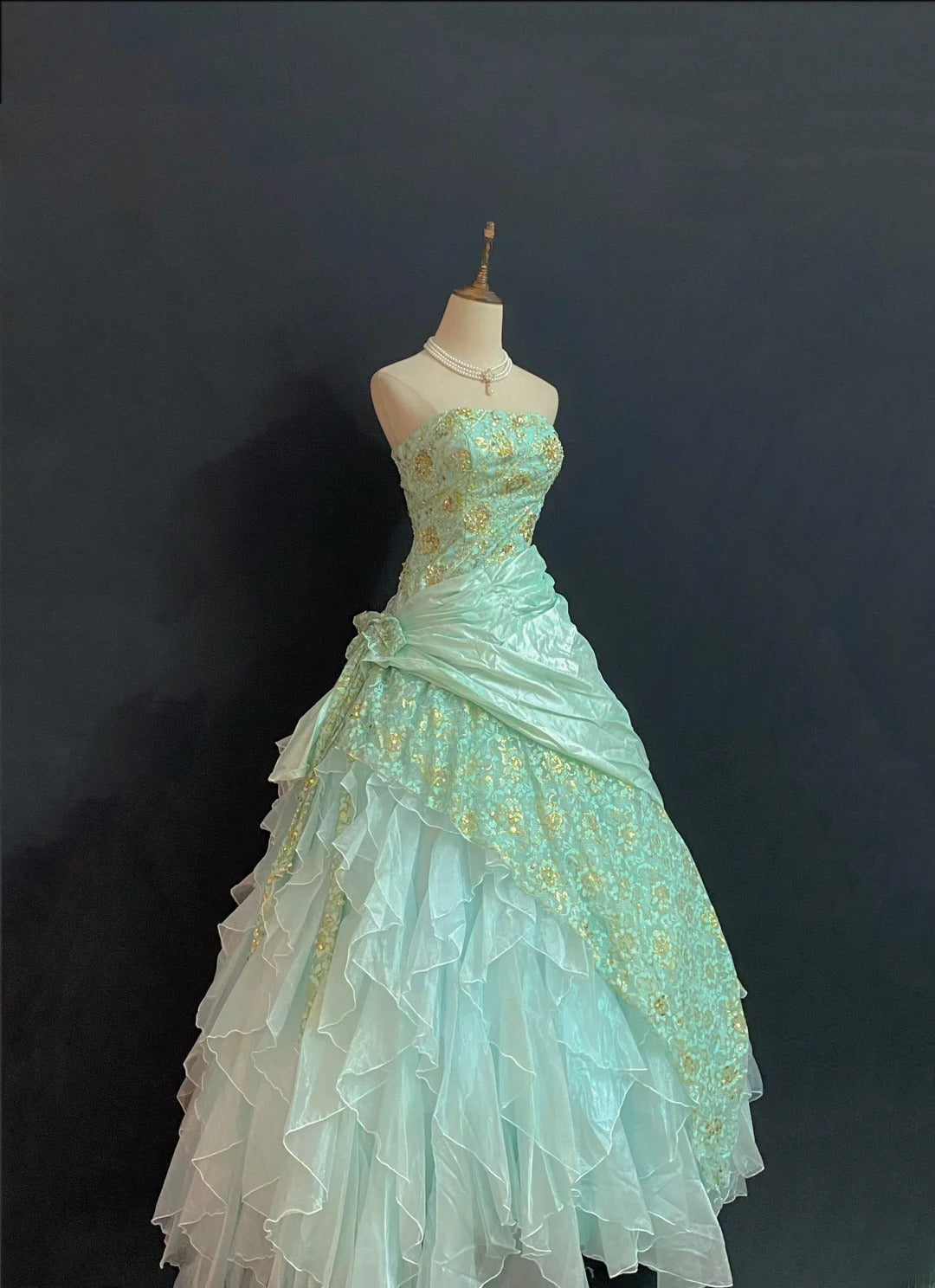 Princesses Fairytale Ball Gown Strapless Green Chiffon With Tiered Ruffled Quince Dress Quinceanera Dresses 17th Birthday Outfit RB7990
