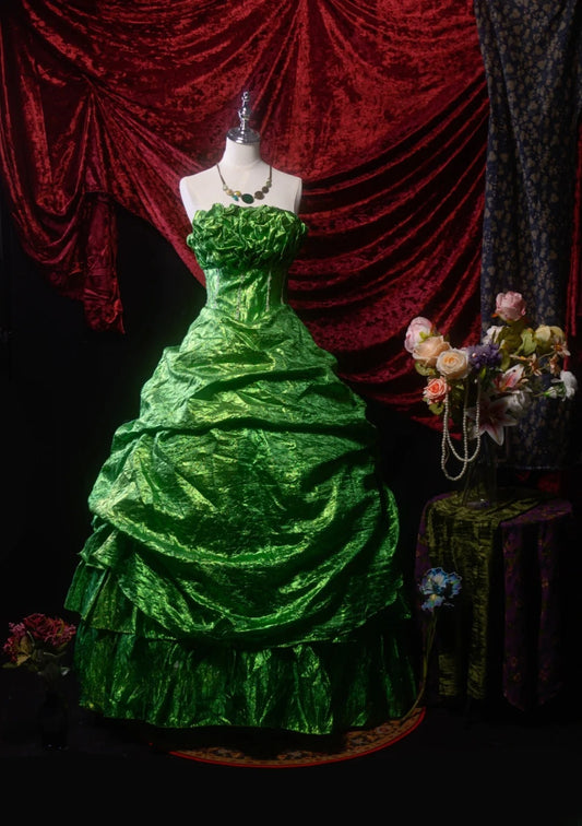 Süßes trägerloses Ballkleid in Grün mit Rüschen, langes Abschlussballkleid für Quinceañera, formelles Outfit RB8652