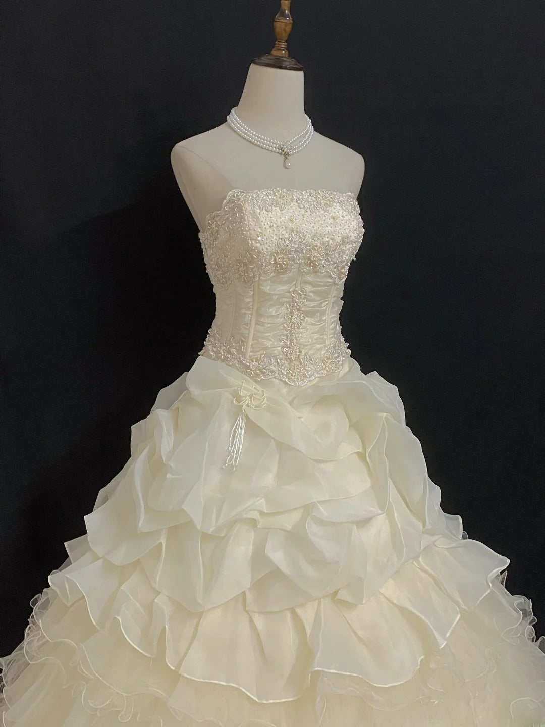 Princesses Fairytale Ball Gown Strapless Yellow Tulle With Tiered Layers Quince Dress Quinceanera Dresses 17th Birthday Outfit RB7994