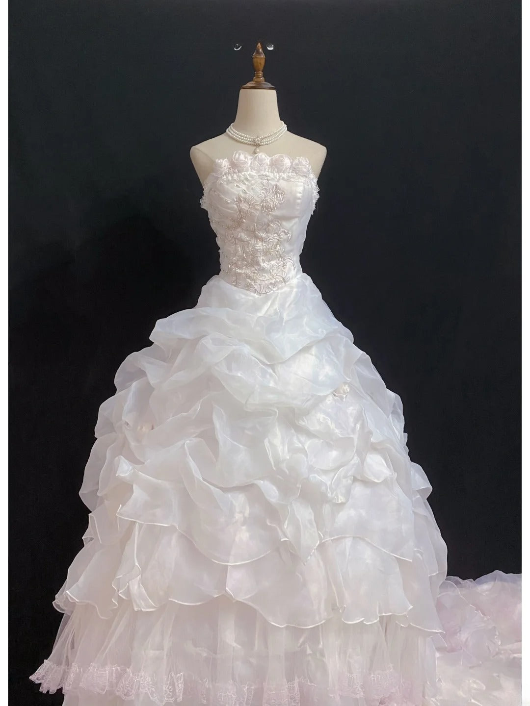 Princesses Fairytale Ball Gown Strapless Light Pink Organza With Tiered Layers 3D Flowers Quince Dress Quinceanera Dresses 19th Birthday Outfit RB7997