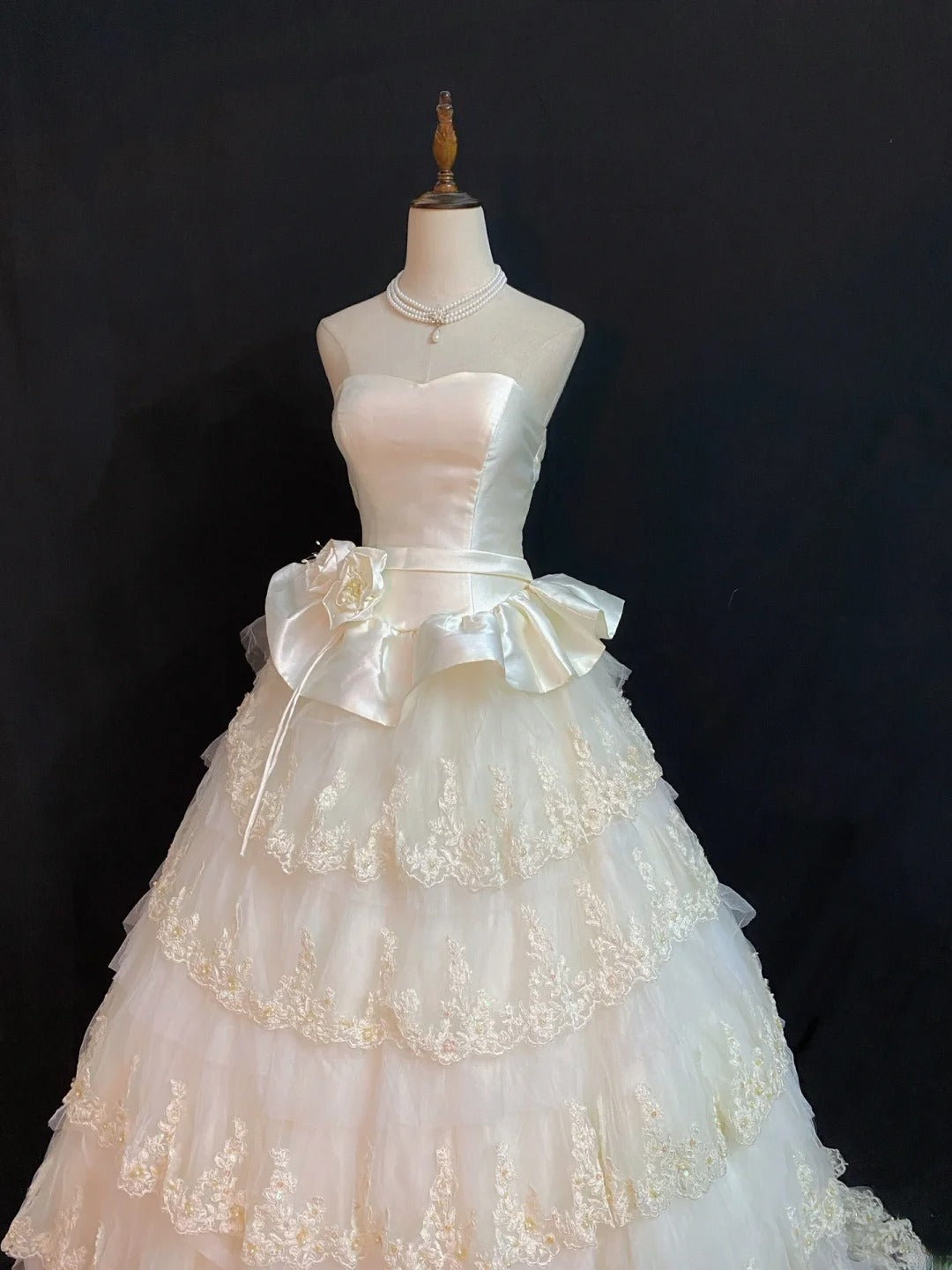 Princesses Fairytale Ball Gown Sweetheart Cream Ivory Lace Tulle With Tiered Layers Quince Dress Quinceanera Dresses 19th Birthday Outfit RB8003