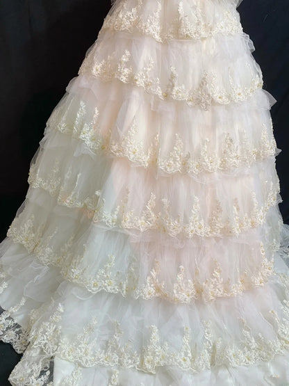 Princesses Fairytale Ball Gown Sweetheart Cream Ivory Lace Tulle With Tiered Layers Quince Dress Quinceanera Dresses 19th Birthday Outfit RB8003