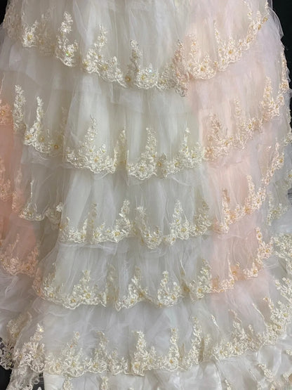 Princesses Fairytale Ball Gown Sweetheart Cream Ivory Lace Tulle With Tiered Layers Quince Dress Quinceanera Dresses 19th Birthday Outfit RB8003