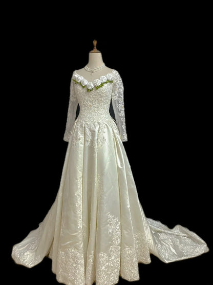 Vintage 90s A Line V Neckline Ivory Satin With Appliqued Long Brides Gown Bridal Dress Wedding Dresses RB8020