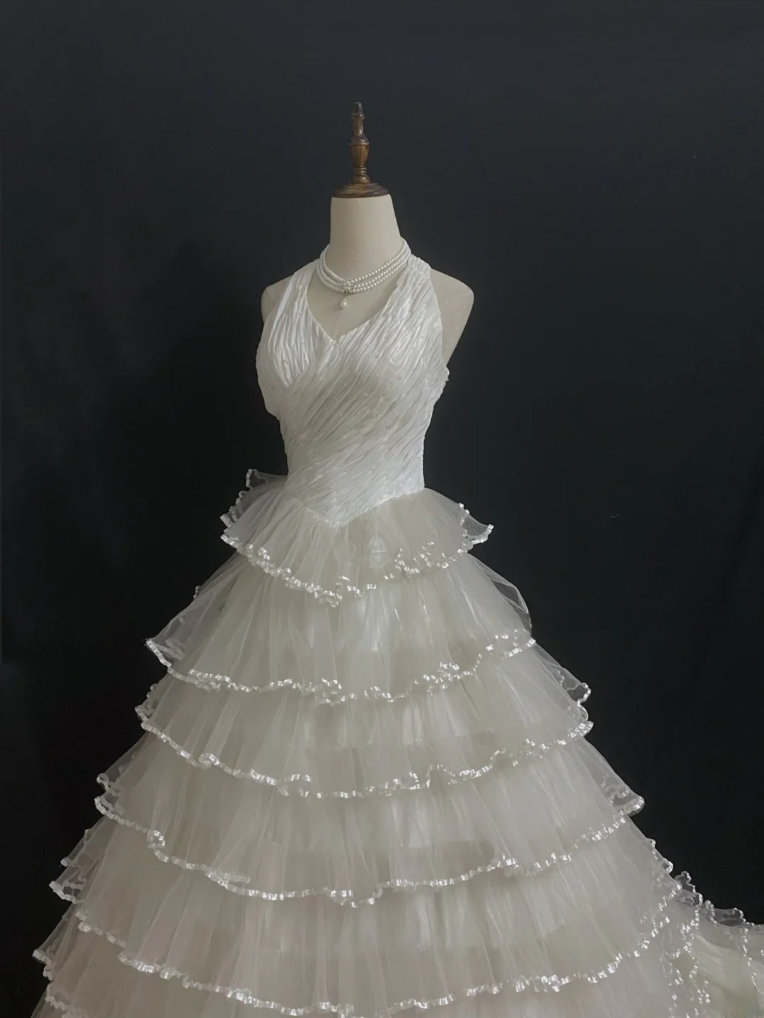 Vintage 80s Ball Gown Halter Sleeveless Ivory Tulle With Layers Tiered Brides Gown Bridal Dress Wedding Dresses RB8006