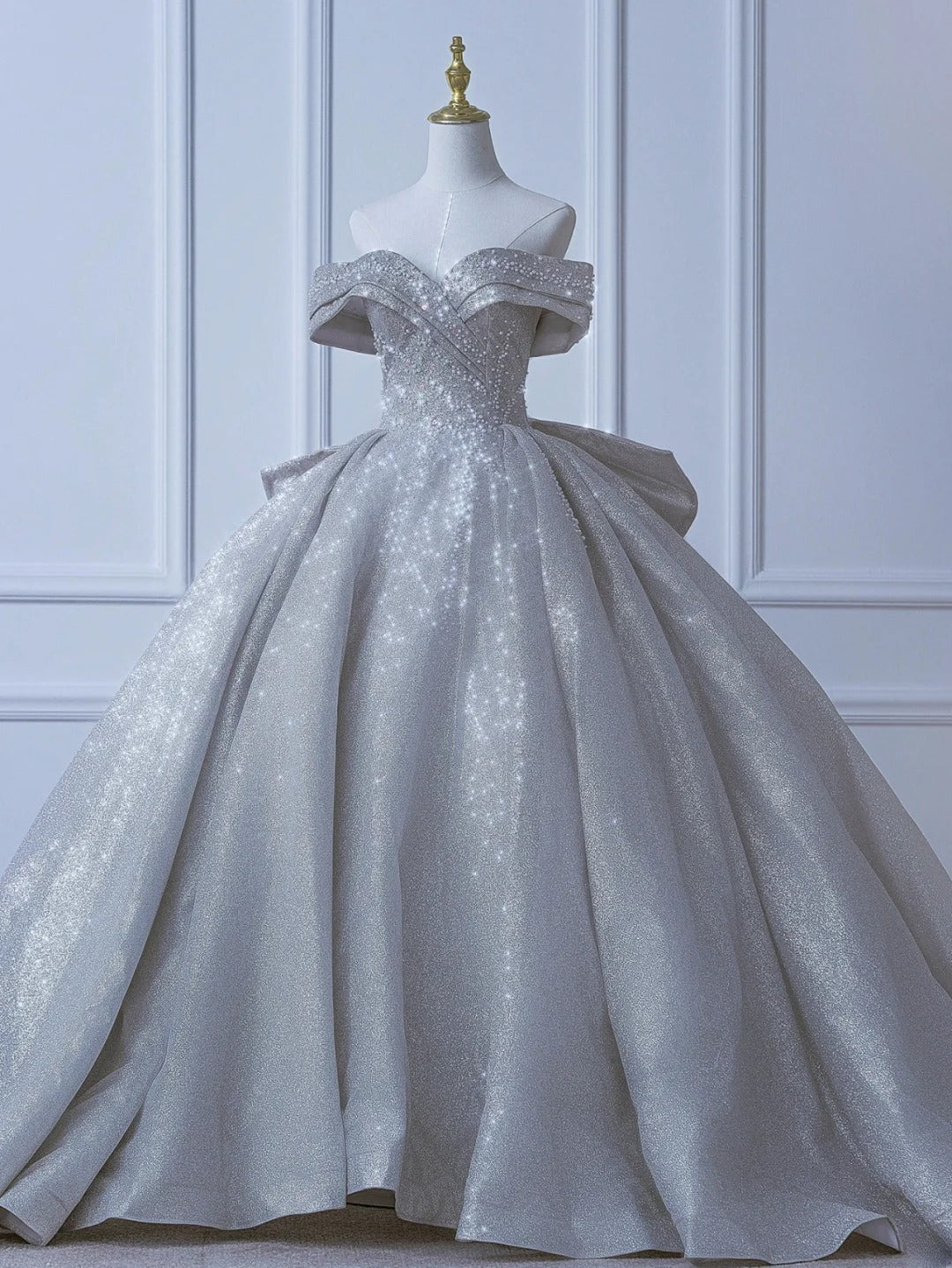 Robe de mariée longue et sobre, style bal, épaules dénudées, sequins, corsage plissé, traîne, AS552