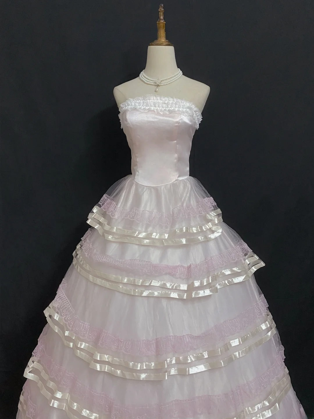 Princesses Fairytale Ball Gown Strapless Light Pink Tulle With Tiered Layers Lace Quince Dress Quinceanera Dresses Birthday Outfit RB8011