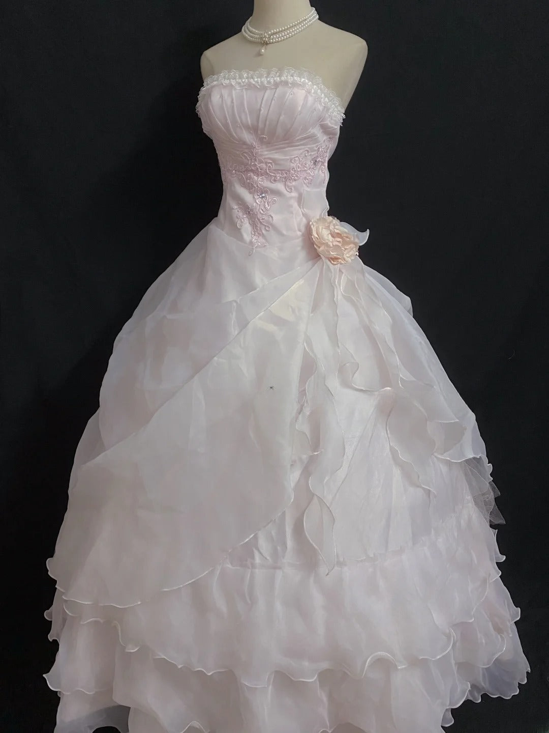 Princesses Fairytale Ball Gown Strapless Light Pink Long With Tiered Lace Quince Dress Quinceanera Dresses Formal Birthday Outfits RB8015