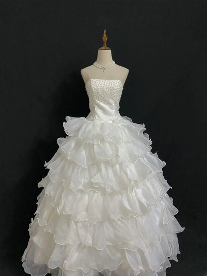 Princesses Fairytale Ball Gown Strapless White With Tiered Layers Beading Quince Dress Quinceanera Dresses Birthday Outfit RB8017