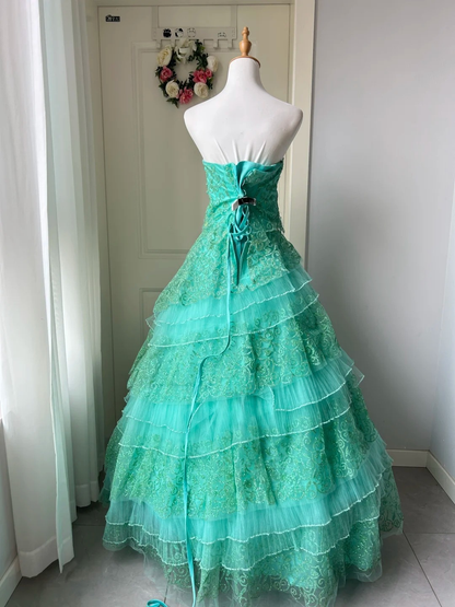 Sweet 16 Quinceañera-Ballkleid, schulterfrei, Blau, Spitze mit gestuften Lagen, Geburtstagsparty-Kleid RC0856