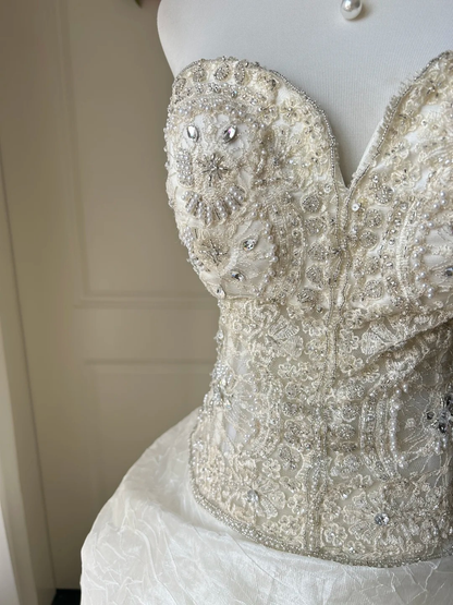 Wedding Dress Modest Ball Gown Sweetheart Tulle White With Tiered Beads Long Train Bridal Gown RC0940