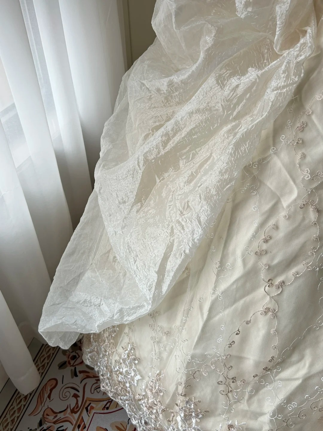 Wedding Dress Modest Ball Gown Strapless Satin Cream Ivory With Lace Tiered Train Bridal Gown RC0944