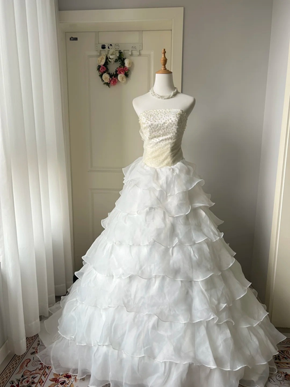 Sweet 16 Quinceanera Dress Ball Gown Strapless White With Tiered Layers 16th Birthday Party Outfits RC0945