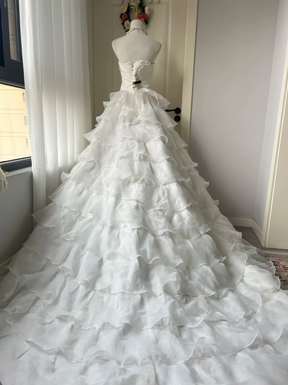 Sweet 16 Quinceanera Dress Ball Gown Strapless White With Tiered Layers 16th Birthday Party Outfits RC0945