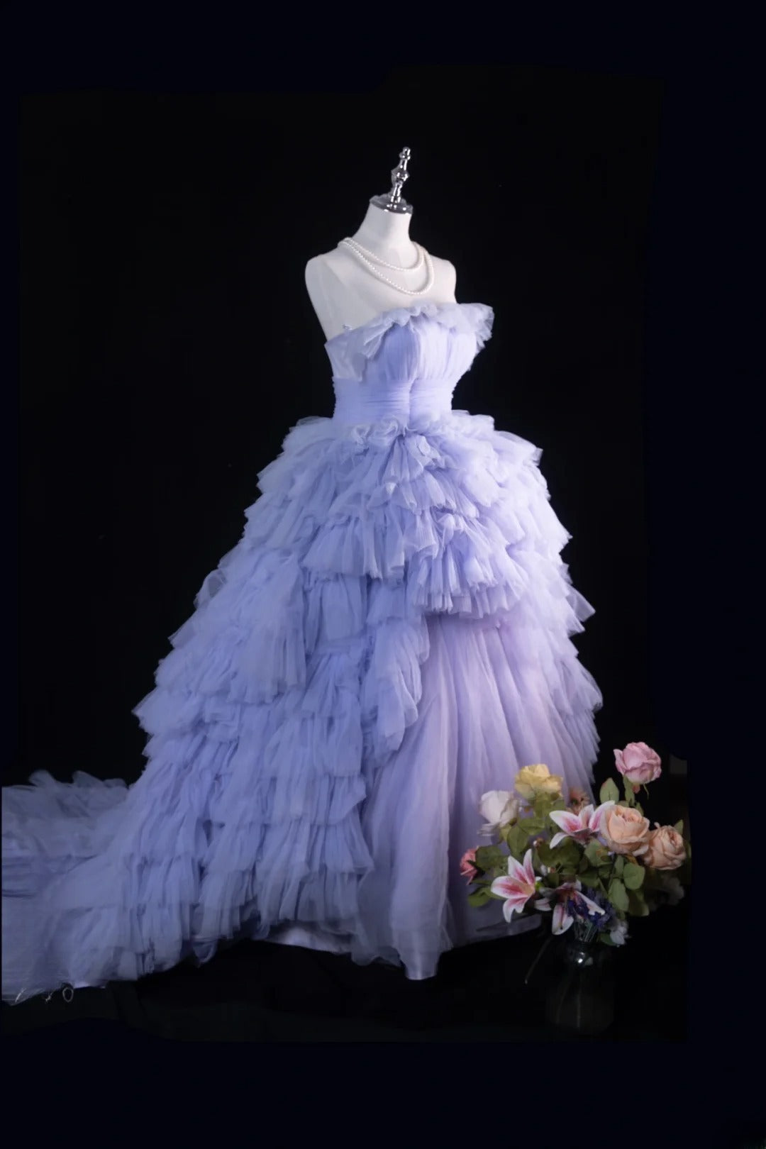 Pretty Ball Gown Strapless Lilac Quinceanera Dresses With Tiered For Sweet 15 Anos Celebration Birthday Formal Gown RB8780