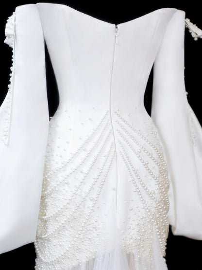 Zeitloses Meerjungfrauen-Brautkleid für Damen, schulterfrei, lange Ärmel, weißer Satin mit Perlen, tailliert, Vintage-Stil der 1920er Jahre, AS597