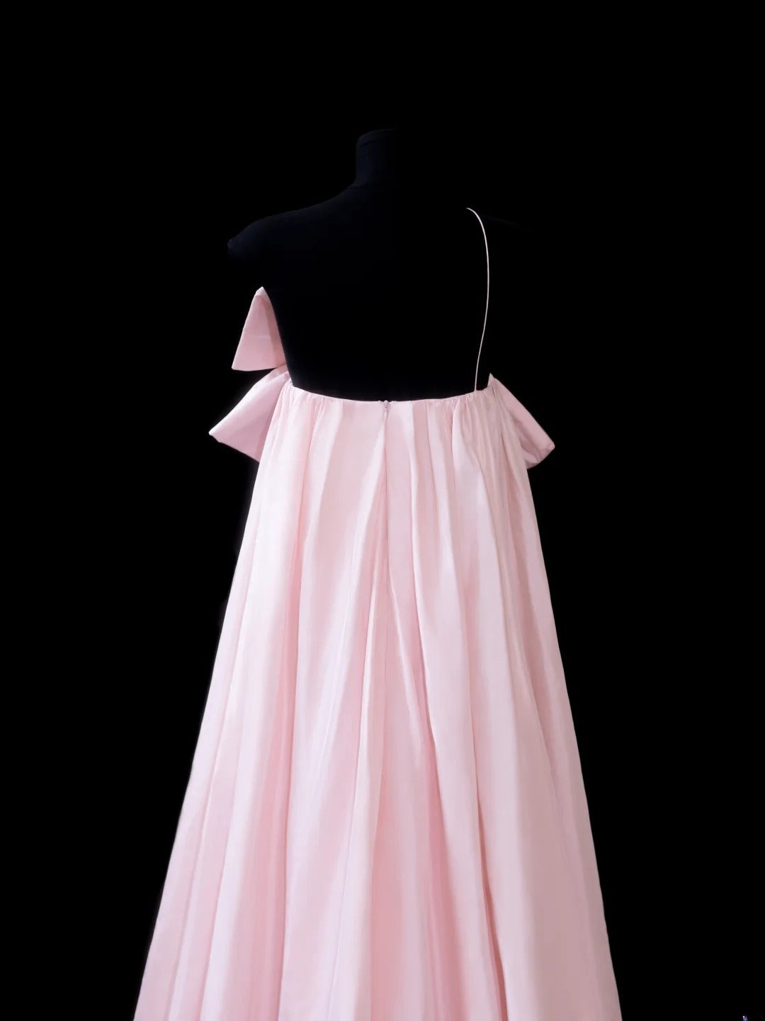 Elegantes, langes, formelles Abendkleid aus rosa Satin mit A-Linien-Ausschnitt und One-Shoulder-Ausschnitt, ideal für Dinnerpartys und festliche Anlässe (AS599)