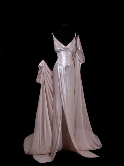 Robe de bal longue de soirée chic et élégante en satin rose satiné à fines bretelles spaghetti et fente style cape AS600