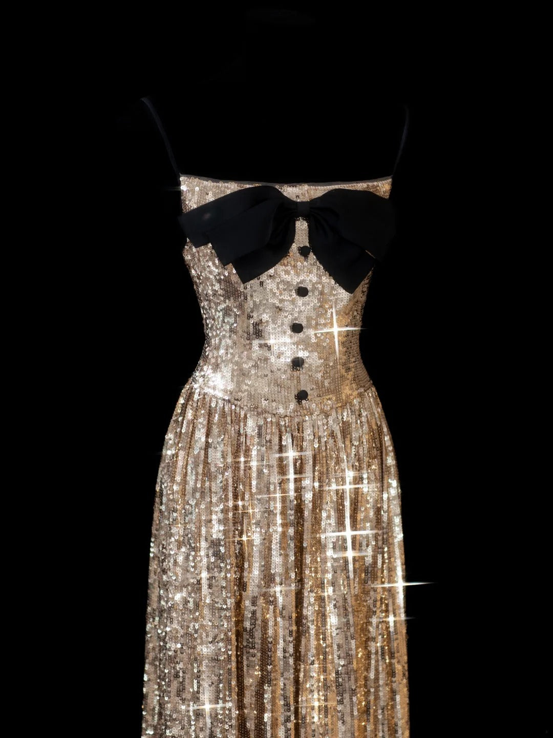 Robe de soirée longue élégante à bretelles spaghetti et sequins dorés, coupe trapèze, style chic et sophistiqué (AS602)