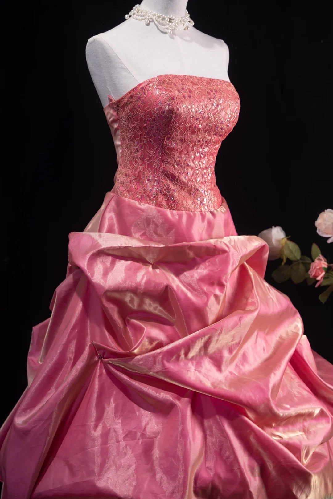 Charming Ball Gown Pink Strapless Quinceanera Dresses With Tiered For Sweet 15 Anos Celebration Birthday Formal Gown RB8786