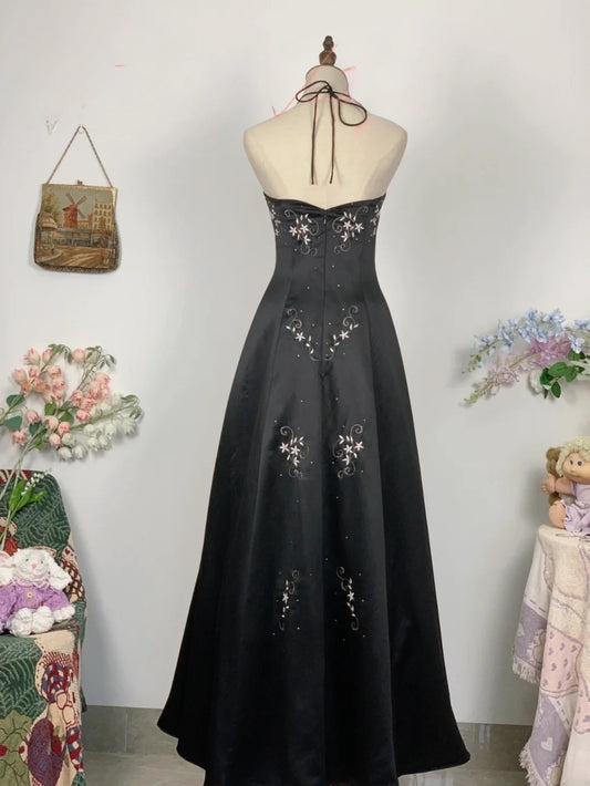 Elegant A Line Spaghetti Straps Black With Embroidery Satin Prom Dress Floor Length Evening Party Gown RB9625