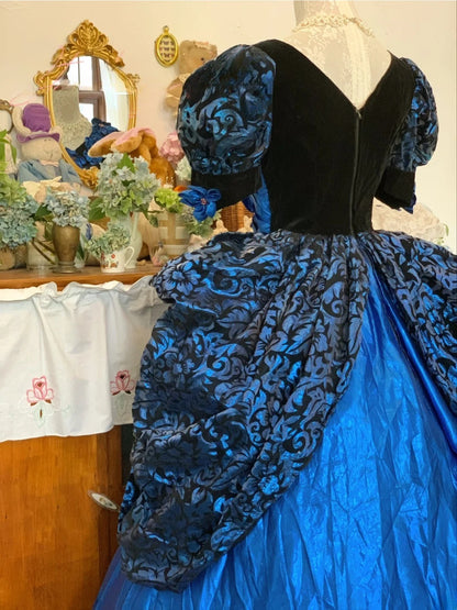 Sweet 16 Dress Satin Ballgown V Neck Royal Blue With 3D Flowers Sweet Sixteen Dress RB9691