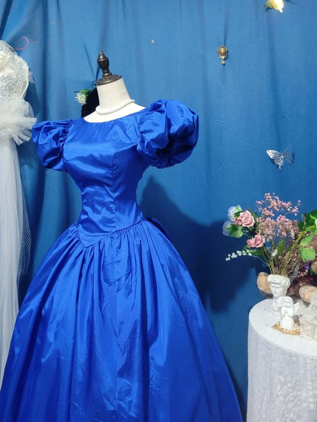 Elegant Ball Gown Scoop Royal Blue Satin Prom Dress Tea Length Evening Party Gown RB9701