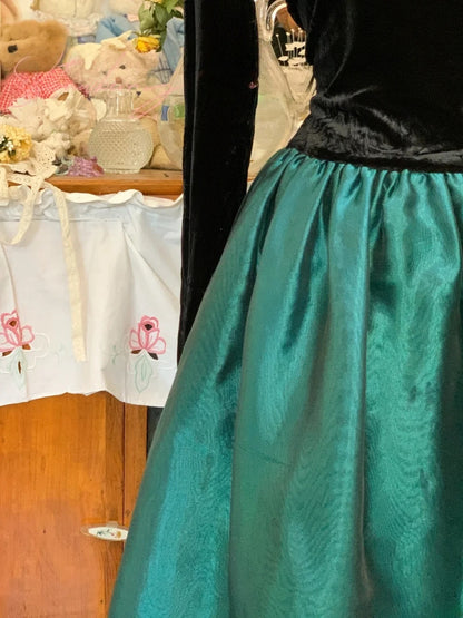 Green Prom Dress Long A line Square Neck Black Velvet Romantic Evening Gown for Prom RB9716