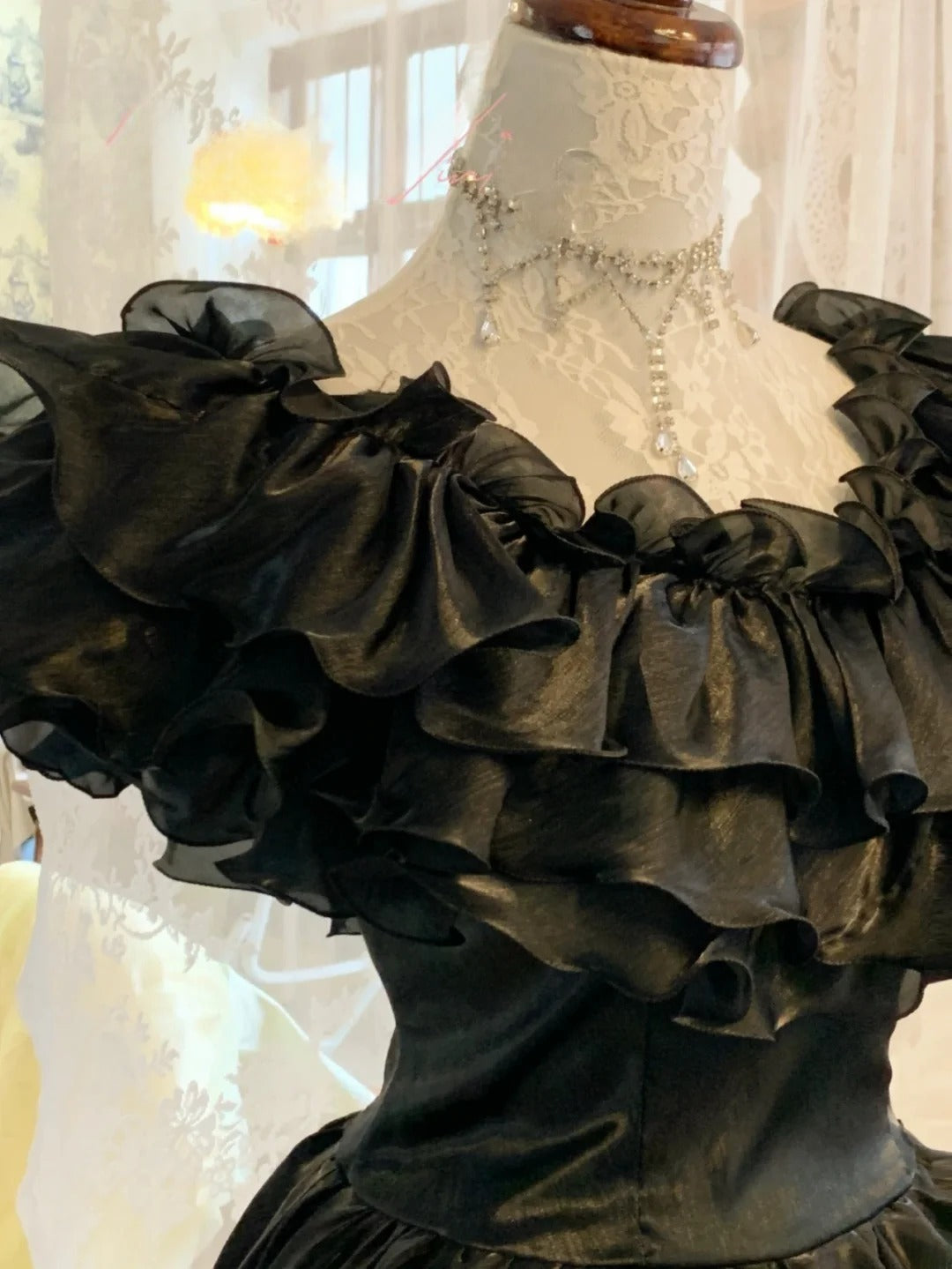 Sweet 16 Dress Black Ball Gown V Neck With Ruffled Sleeves Sweet Sixteen Dress RB9735