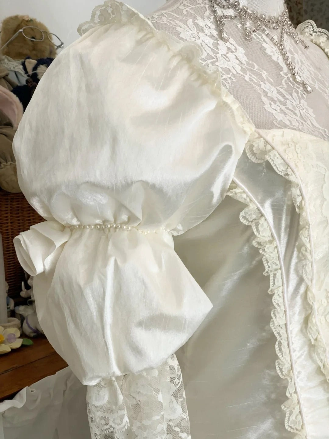 Vintage Wedding Dress Ball Gown Square Neck White With Puffy Sleeves Lace Bridal Gown for Big Day RB9749