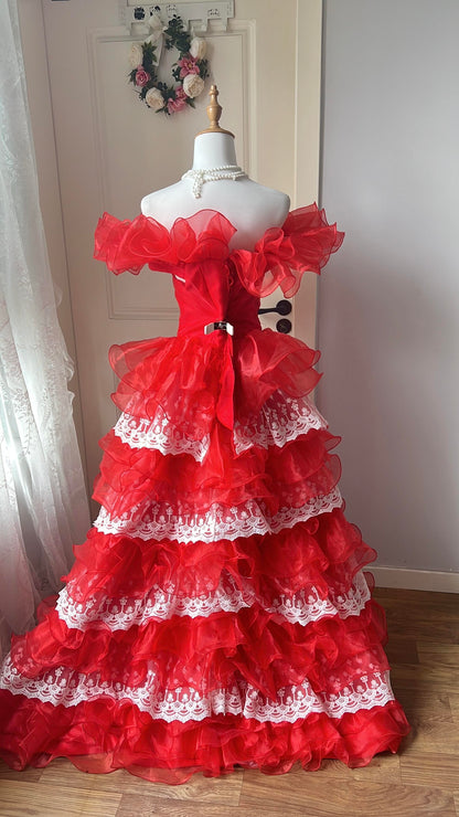 Dezentes Ballkleid für den Abschlussball, schulterfrei, rotes elegantes Abendkleid mit gestuften Lagen für reifere Damen RC0859