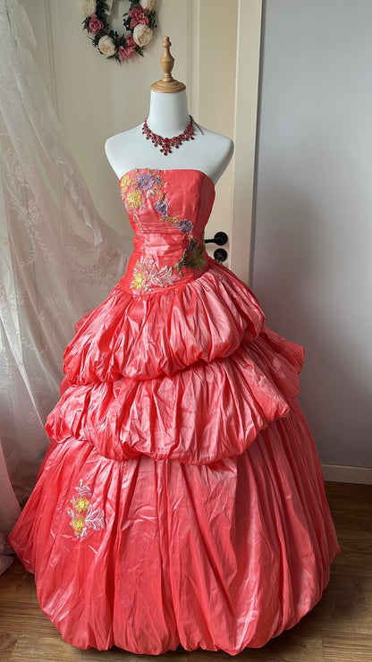 Sweet 16 Quinceañera Ballkleid trägerlos koralle Taft mit gestufter Spitze Geburtstagsparty-Kleid RC0857