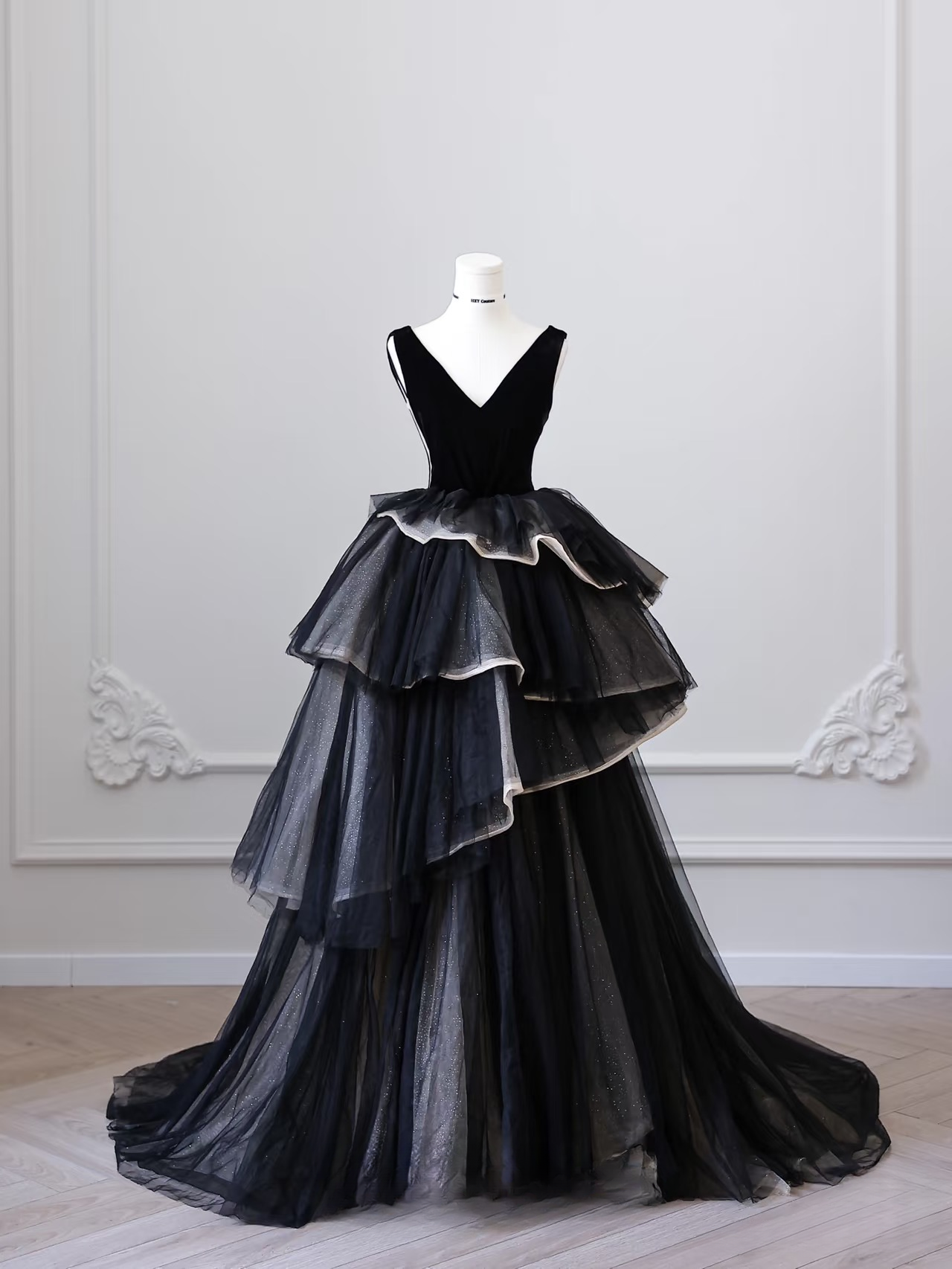 Elegant Ball Gown V Neck Sleeveless Black Tulle Floor Length Prom Dress Inspiration Ideas Prom Inspo Dresses Graduation Dress AU004