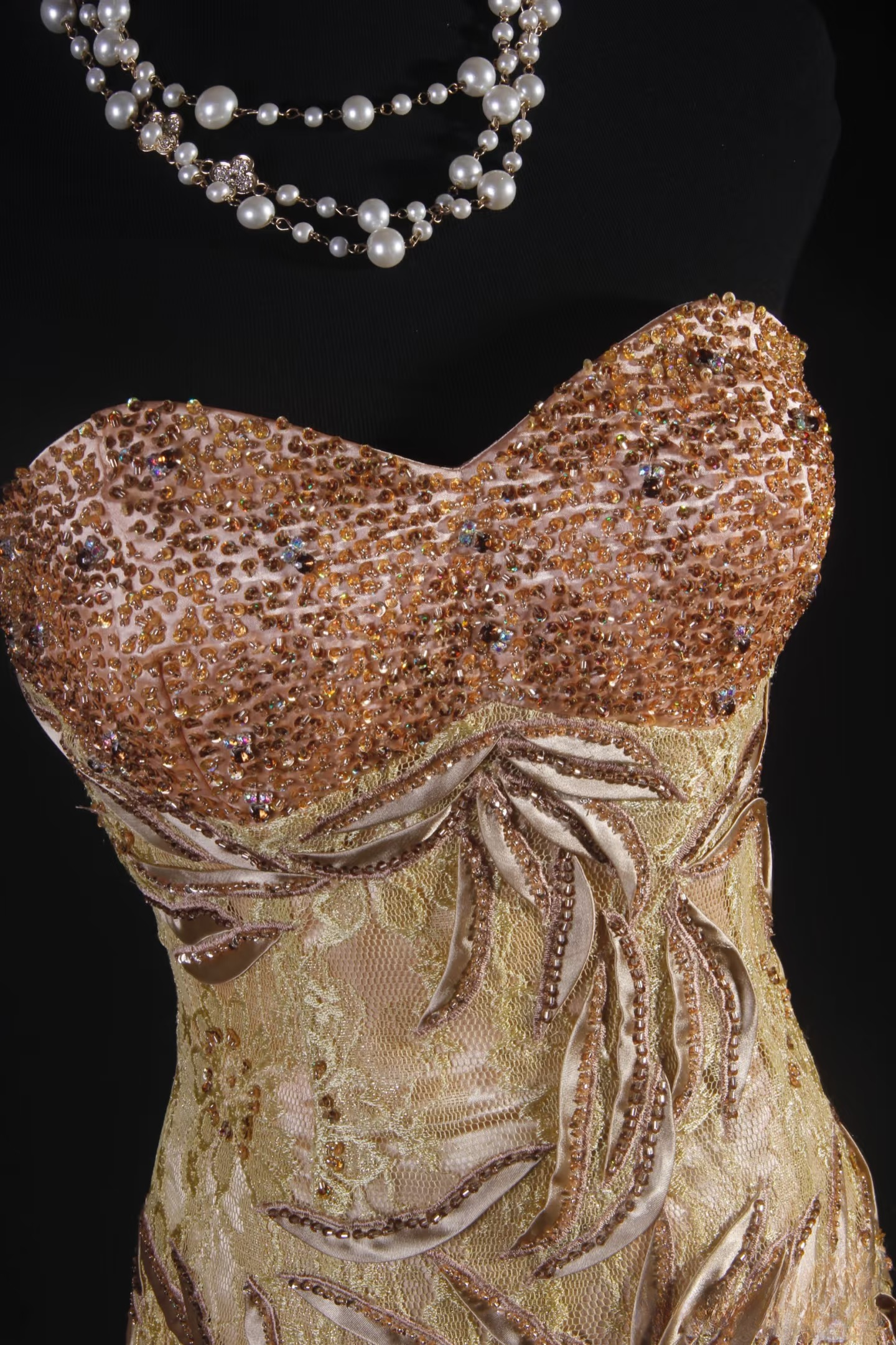 Retro-Abendkleider, Meerjungfrauen-Stil, herzförmiger Schnitt, goldene Spitze, Perlen, Vintage-Stil, lange Abendkleider, Partykleider AU004