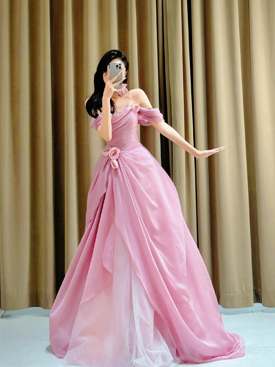 Hübsches Ballkleid Trägerlos Rosa Bodenlangen Tüll Blumen Ballkleider Abendkleid Geburtstag Outfits Abendkleid AU005