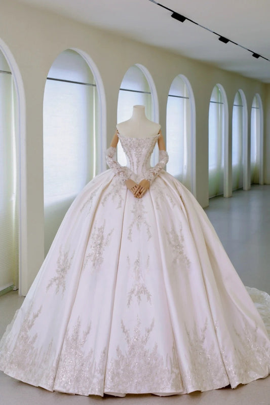 Wunderliches Ballkleid Trägerloses Satin Ausgestattet Langes Spitzenhochzeitskleid Brautkleider Brautkleider AU015