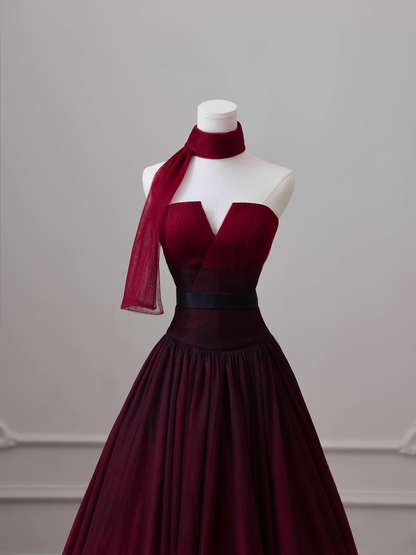 Elegantes Ballkleid, trägerlos, ärmellos, burgunderrot, Tüll, bodenlang, tolle Ballkleid-Inspirationsideen, Ball-Inspirationskleider, Abschlusskleid AU016