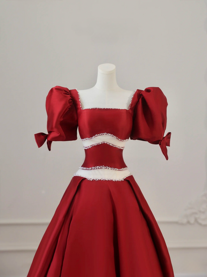 Ballkleid mit quadratischem Ausschnitt, kurzen Ärmeln, burgunderrotem Satin, bodenlang, atemberaubende Ballkleider 2026, Inspiration, Ballkleid, Prinzessin, Abschlusskleid AU018