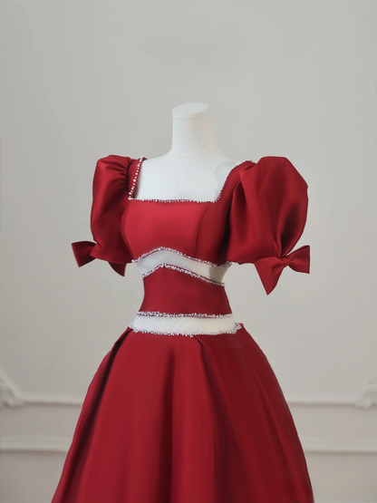 Ballkleid mit quadratischem Ausschnitt, kurzen Ärmeln, burgunderrotem Satin, bodenlang, atemberaubende Ballkleider 2026, Inspiration, Ballkleid, Prinzessin, Abschlusskleid AU018