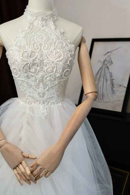 Romantic Women's Ball Gown High Neck With Appliqued White Lace Tulle Sweep Train Wedding Dresses AU028