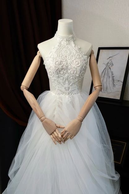 Romantic Women's Ball Gown High Neck With Appliqued White Lace Tulle Sweep Train Wedding Dresses AU028