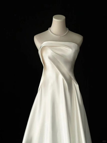 Modern Minimalist A Line Strapless Sleeveless Satin Brides Gown Bridal Dress Wedding Dresses Style RB6579