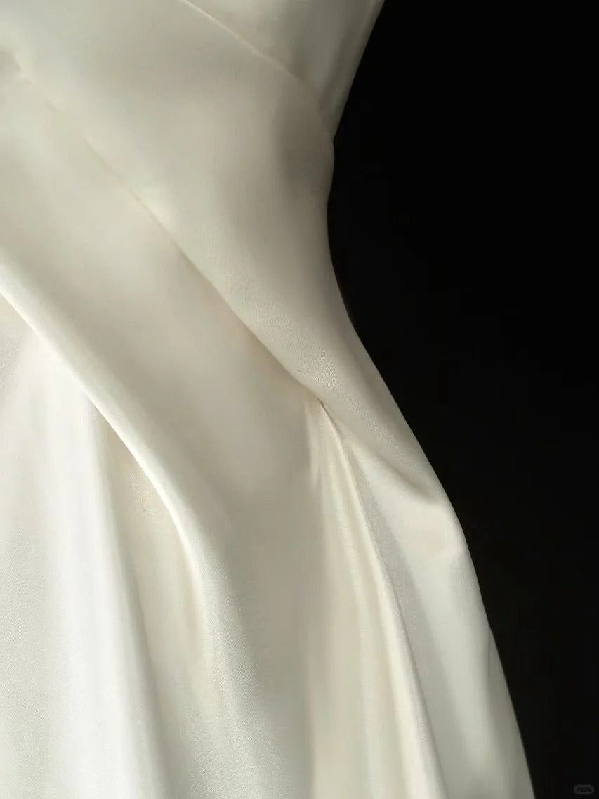 Modern Minimalist A Line Strapless Sleeveless Satin Brides Gown Bridal Dress Wedding Dresses Style RB6579