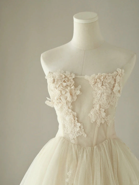 Simple Ball Gown Strapless Ivory Cream Tulle Groom Brides Gown Bridal Dress Style Long Wedding Dresses RB6982