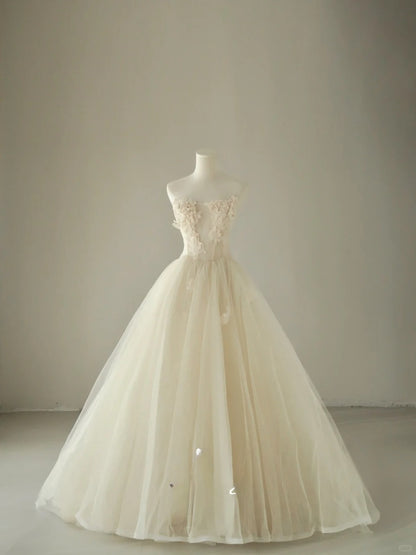 Simple Ball Gown Strapless Ivory Cream Tulle Groom Brides Gown Bridal Dress Style Long Wedding Dresses RB6982