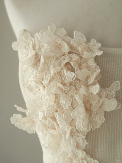Simple Ball Gown Strapless Ivory Cream Tulle Groom Brides Gown Bridal Dress Style Long Wedding Dresses RB6982